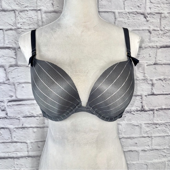 Victoria’s Secret Very Sexy Push Up Bra 38C Gray Pinstripe Mesh Pre-Owned - Picture 1 of 11